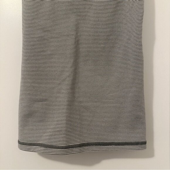 Lululemon Grey White Stripes Power Y Tank Top Size 6 Women’s - Picture 2 of 11